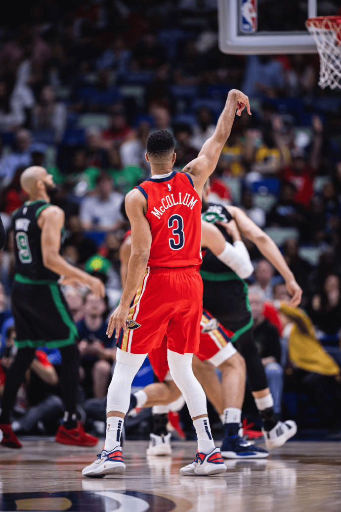 魔术轻取灰熊，麦科勒姆刷新纪录