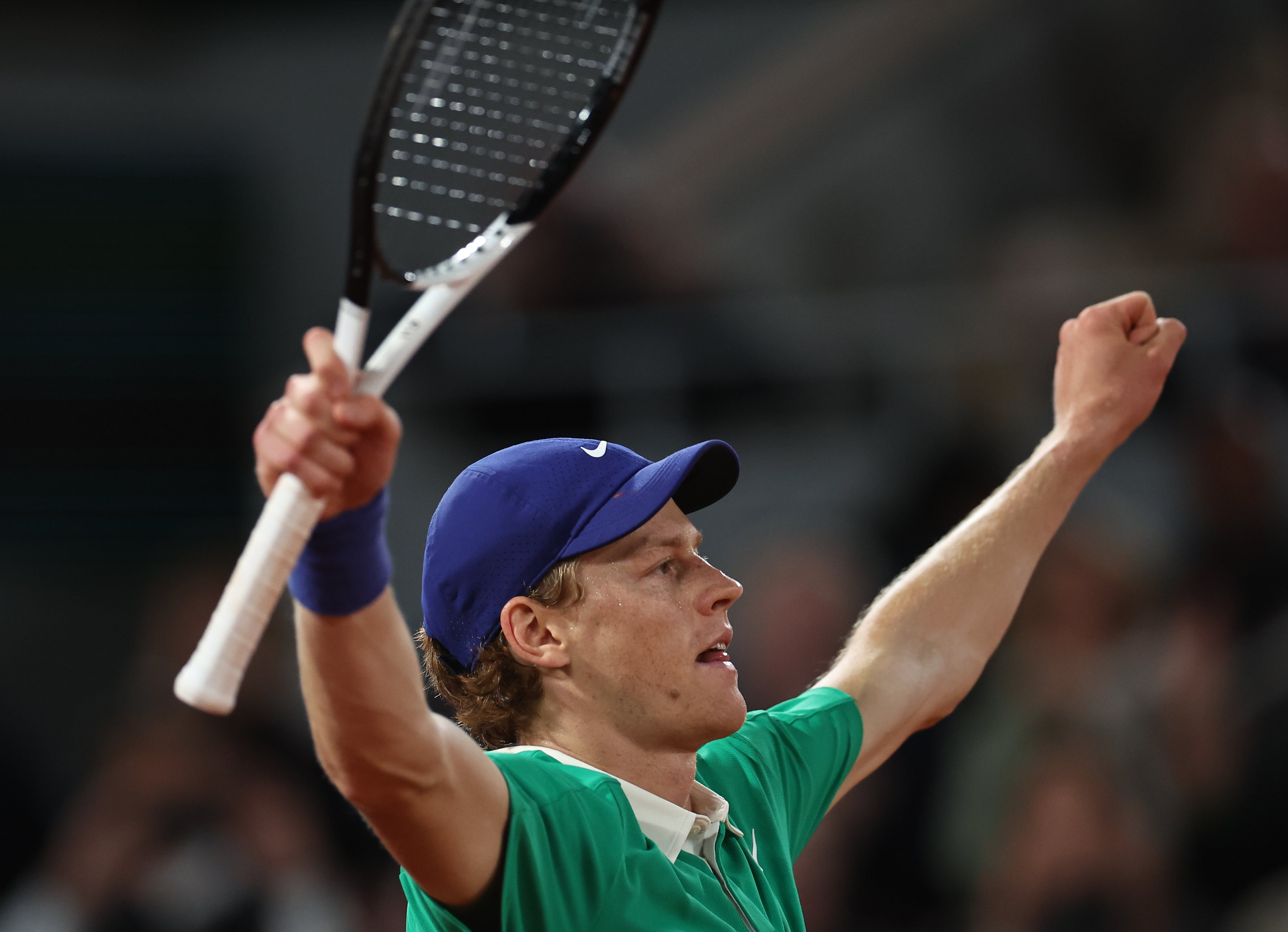 拉沃尔杯轻取澳网,辛纳刷新纪录 拉沃尔杯轻取澳网,辛纳刷新纪录