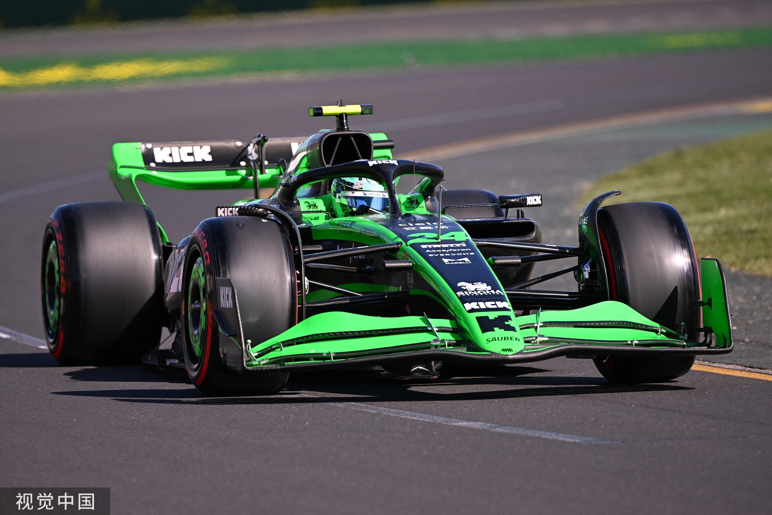 索伯车队逆转阿斯顿马丁，周冠宇惊艳四座