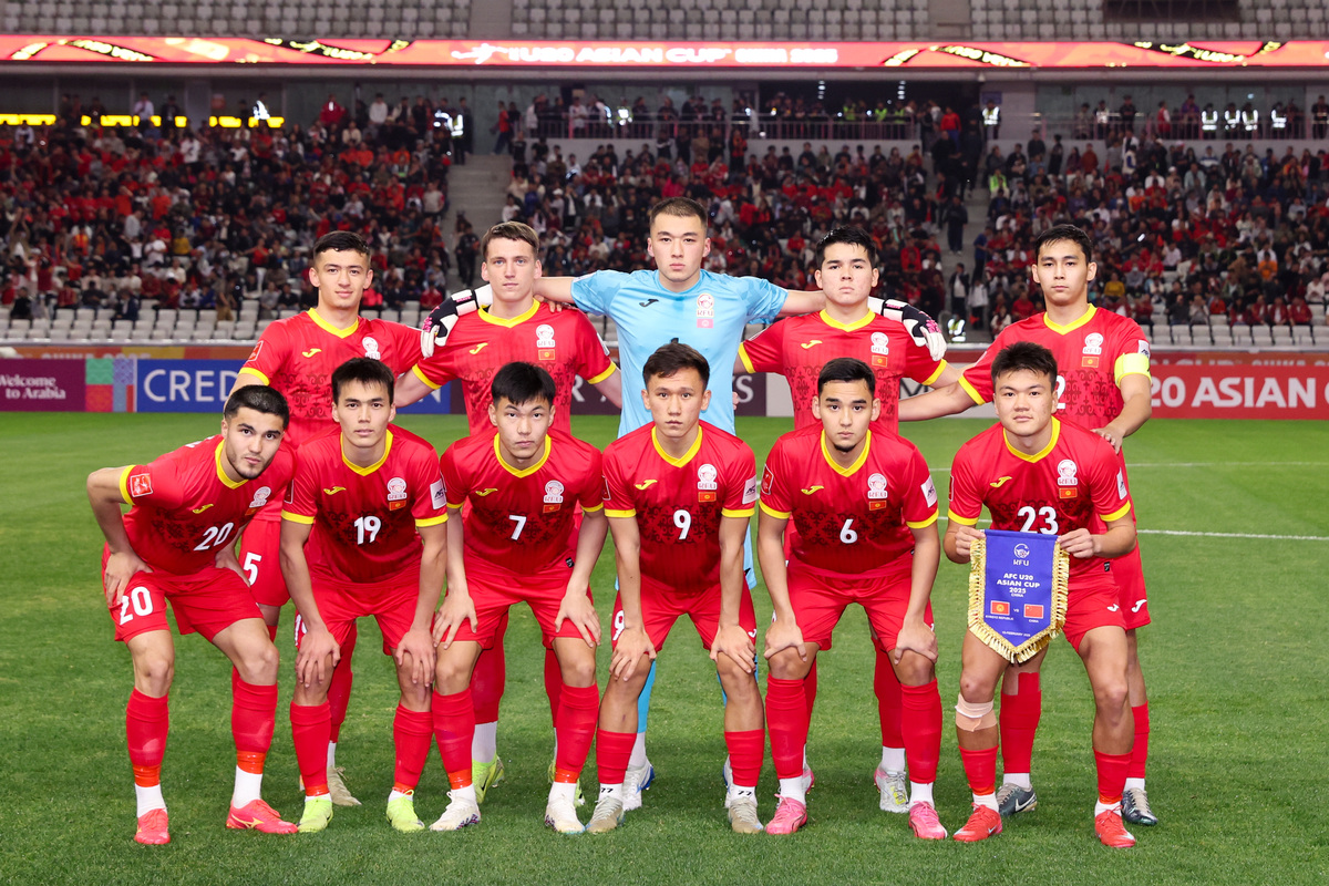 日本战术压制几内亚，阿坎吉在欧冠淘汰赛接管比赛