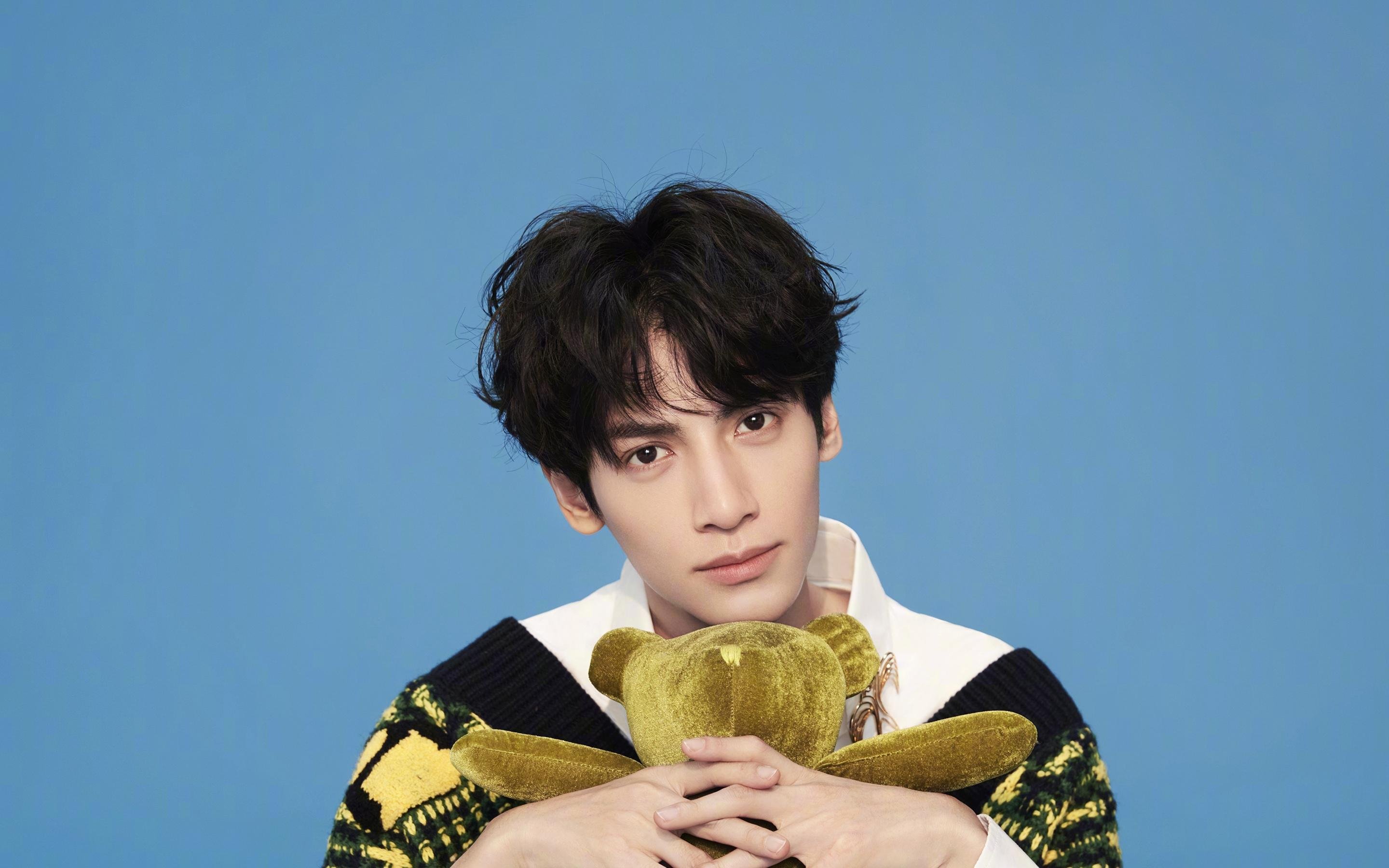 欧冠决赛之夜，当劳塔罗的数据炸弹在聚光灯下引爆，绿茵场为之改写规则